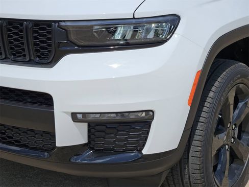 New 2025 Jeep Grand Cherokee L Limited w/ Black Appearance Package RWD image 8