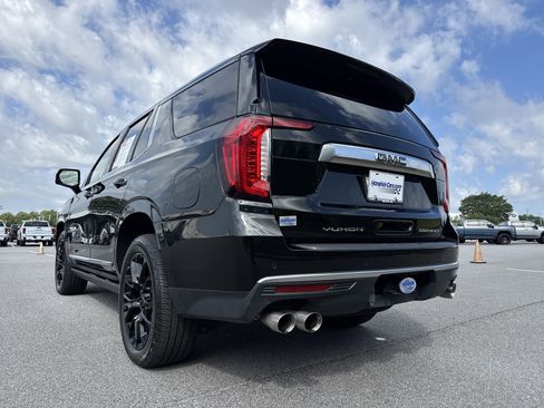 Used 2022 GMC Yukon Denali AWD/4WD image 8