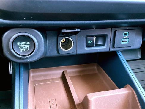 Used 2023 Ford Maverick Lariat w/ Lariat Luxury Package AWD/4WD image 16