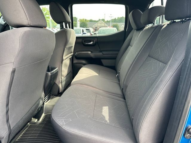 Used 2017 Toyota Tacoma TRD Sport w/ Tow Package (A/T) AWD/4WD image 14