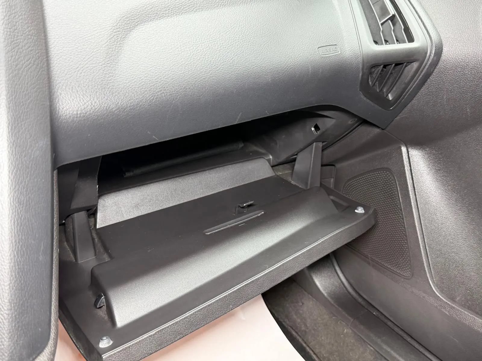 Used 2014 Ford Focus SE FWD image 28