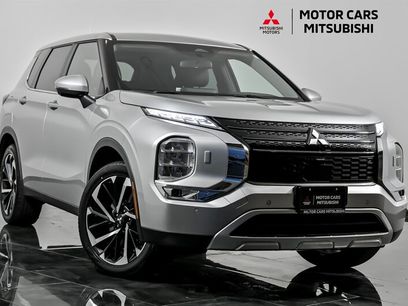 Used 2023 Mitsubishi Outlander SE