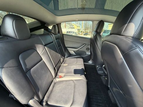 Used 2022 Tesla Model Y Performance image 23