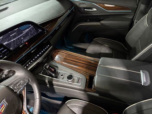 Certified 2023 Cadillac Escalade Premium Luxury image 36