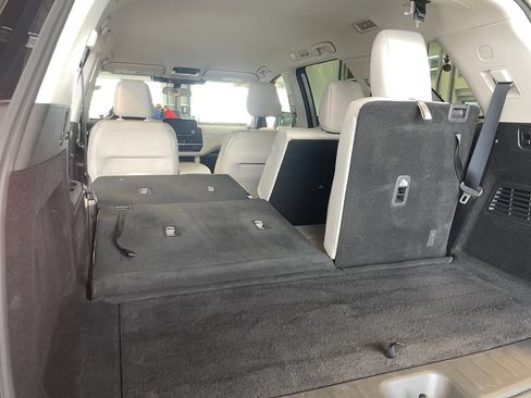 Used 2024 Nissan Pathfinder SV image 24