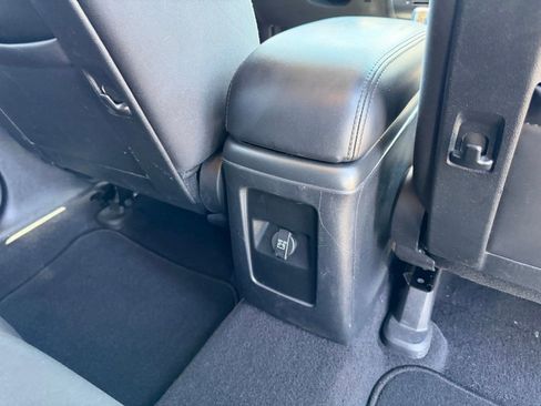 Used 2020 Dodge Journey SE w/ SE Popular Equipment Group FWD image 35