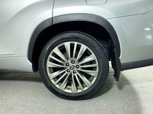 Used 2021 Toyota Highlander Platinum image 5