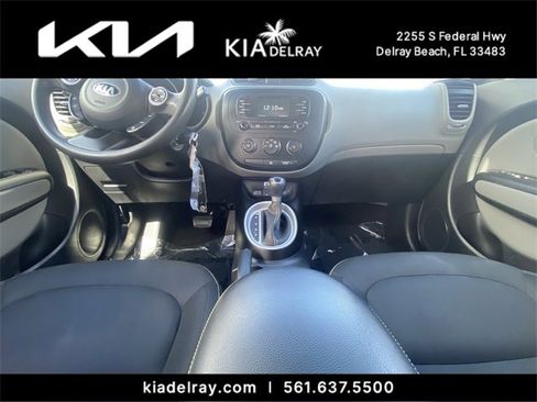 Used 2016 Kia Soul + image 10