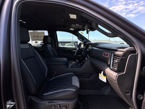 New 2026 GMC Sierra 1500 AT4 w/ AT4 Premium Package AWD/4WD image 11