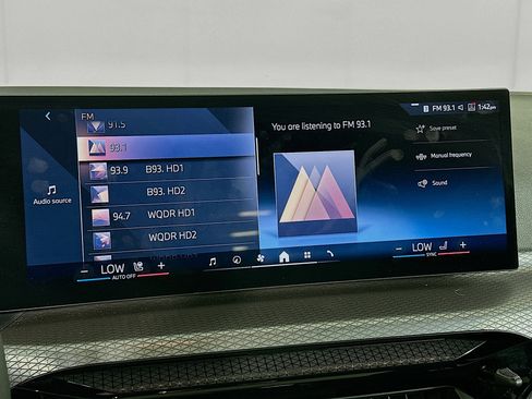 Used 2025 BMW 330i xDrive Sedan w/ Convenience Package image 21