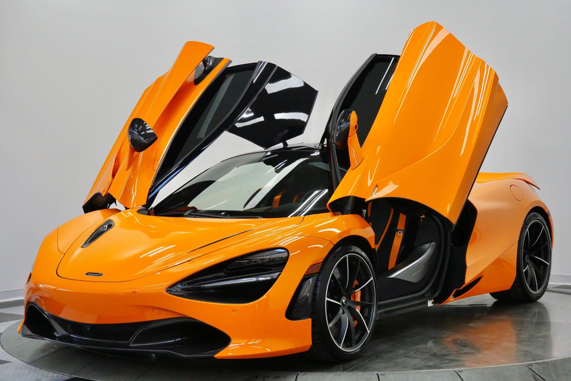 Used 2022 McLaren 720S Performance RWD image 5