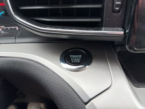 Used 2022 Ford Explorer XLT w/ Equipment Group 202A image 41