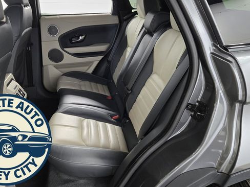 Used 2018 Land Rover Range Rover Evoque HSE Dynamic image 25