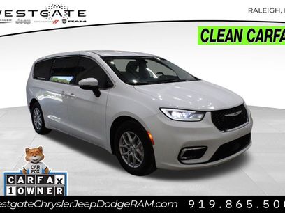 Used 2023 Chrysler Pacifica Touring-L