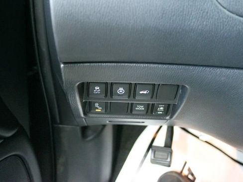 Used 2020 Nissan Pathfinder SL AWD/4WD image 15