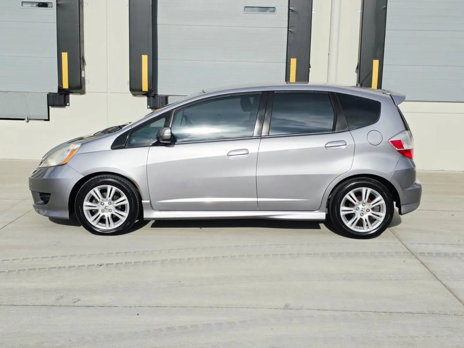 Used 2009 Honda Fit Sport image 2
