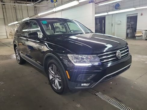 Used 2020 Volkswagen Tiguan SEL FWD image 1