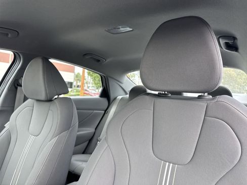 Certified 2025 Hyundai Elantra Sport image 24