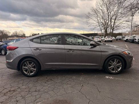 Used 2018 Hyundai Elantra Value Edition FWD image 12