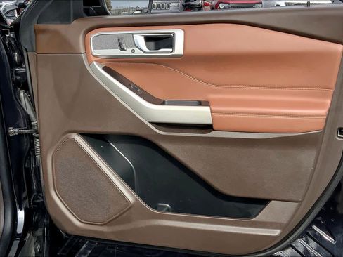 Certified 2021 Ford Explorer King Ranch image 23