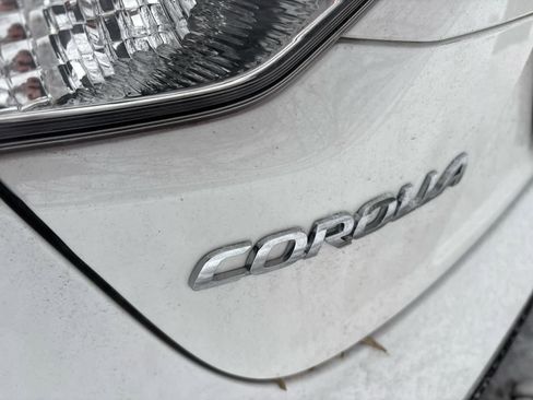 Certified 2025 Toyota Corolla SE image 18