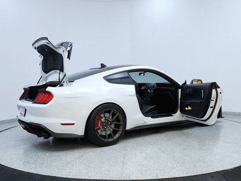Used 2020 Ford Mustang Shelby GT500 w/ Technology Package RWD image 11