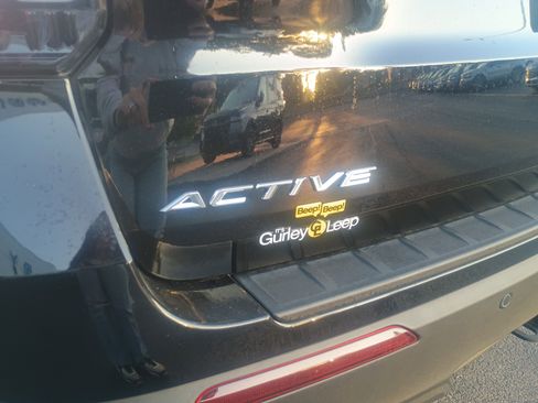 Certified 2025 Ford Explorer Active image 7