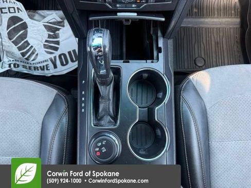 Used 2017 Ford Explorer XLT w/ Equipment Group 202A AWD/4WD image 30