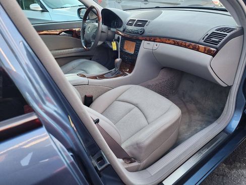 Used 2005 Mercedes-Benz E 320 Sedan image 14