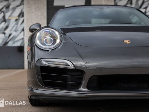 Used 2015 Porsche 911 Turbo S image 4