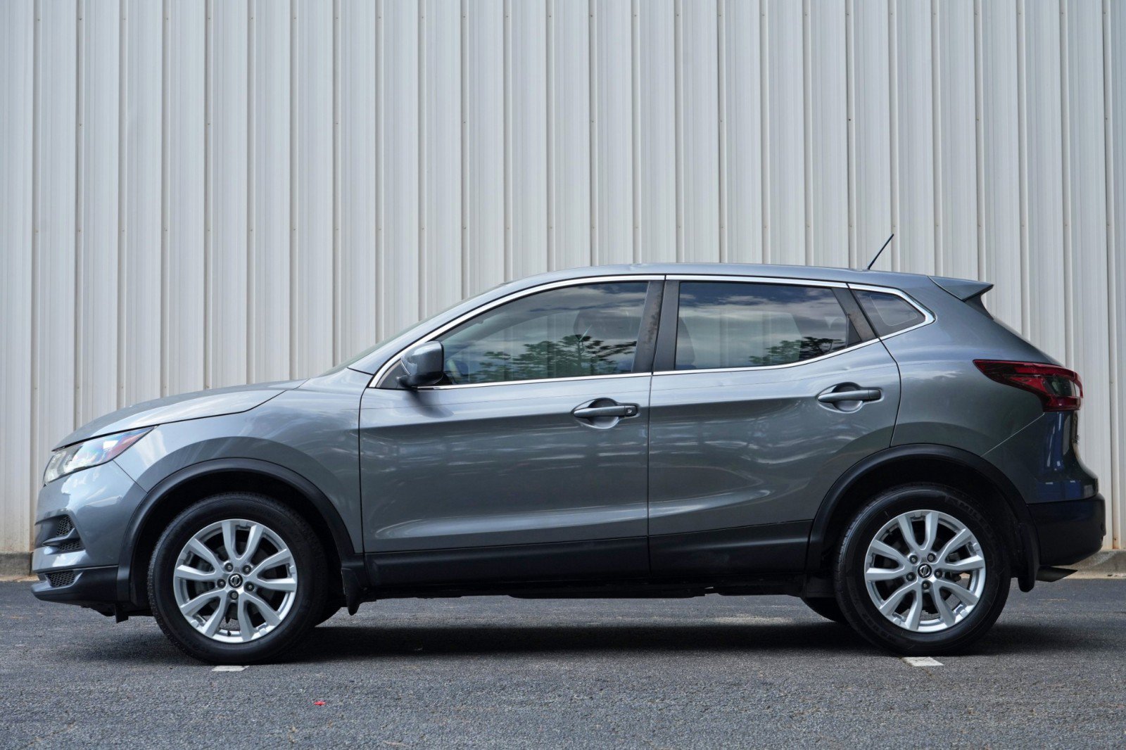 Used 2020 Nissan Rogue Sport S w/ Appearance Package FWD image 8