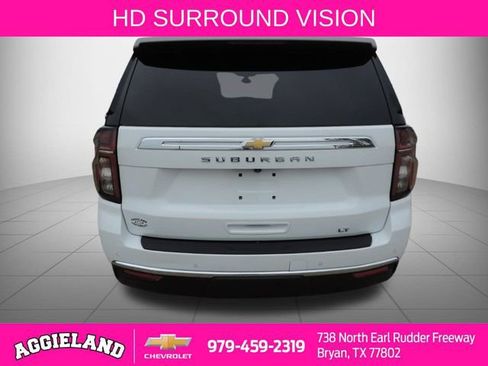 Certified 2022 Chevrolet Suburban LT w/ Luxury Package image 5