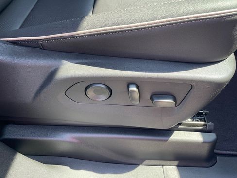 New 2025 Chevrolet Suburban Premier image 17