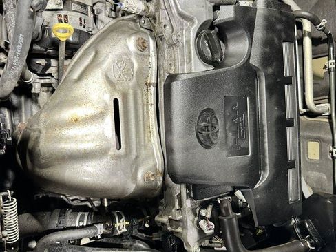 Used 2015 Toyota RAV4 XLE AWD/4WD image 36