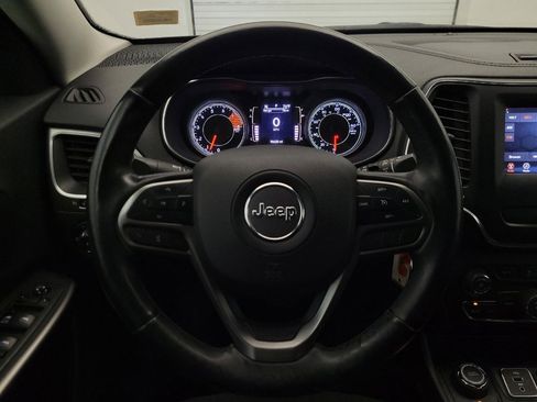 Used 2019 Jeep Cherokee Latitude w/ Cold Weather Group AWD/4WD image 22