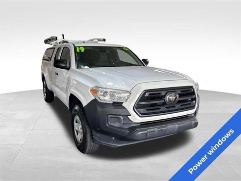 Used 2019 Toyota Tacoma SR RWD image 3