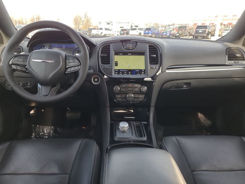 Used 2022 Chrysler 300 S w/ Comfort Group image 18