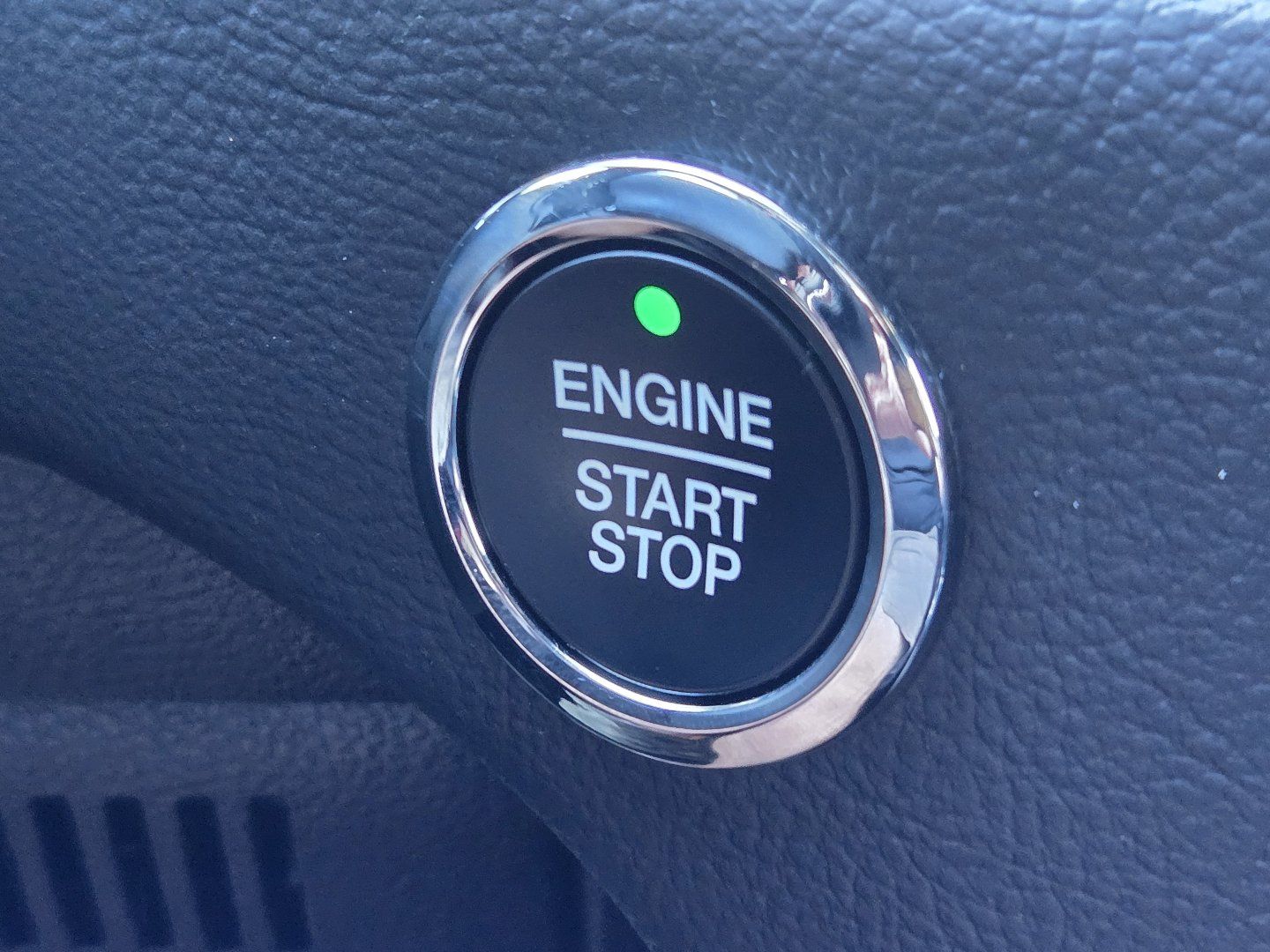 Used 2023 Ford Edge ST-Line AWD/4WD image 31