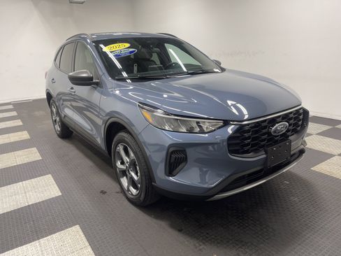 Used 2025 Ford Escape ST-Line image 6