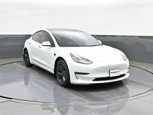 Used 2023 Tesla Model 3 Standard Range image 22