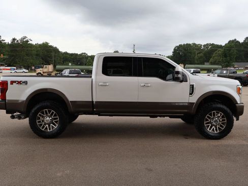 Used 2017 Ford F250 King Ranch w/ King Ranch Ultimate Package AWD/4WD image 4