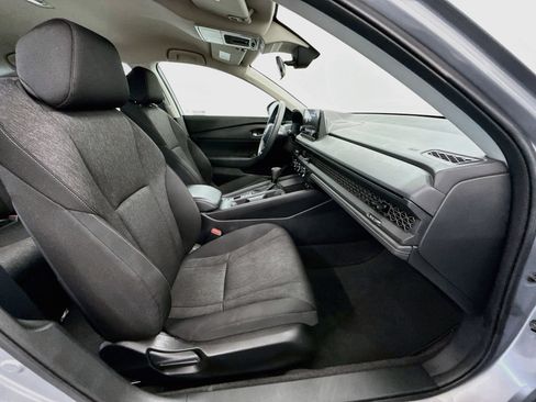 Used 2025 Honda Accord LX image 30