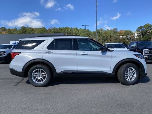 New 2026 Ford Explorer Active w/ Active Comfort Package image 2