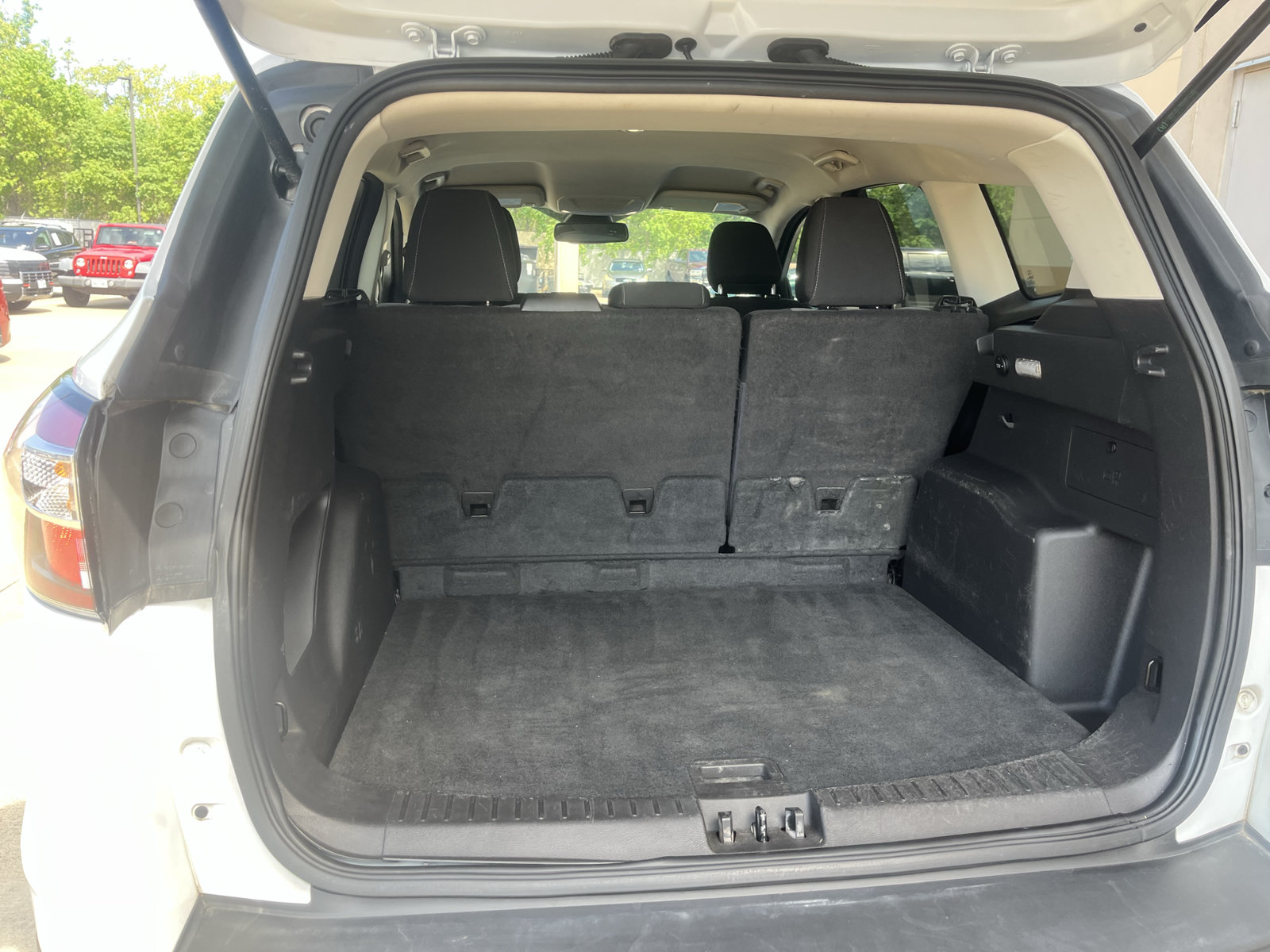 Used 2018 Ford Escape SE w/ Ford Safe & Smart Package FWD image 19