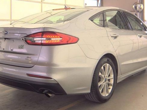 Used 2020 Ford Fusion SE image 5