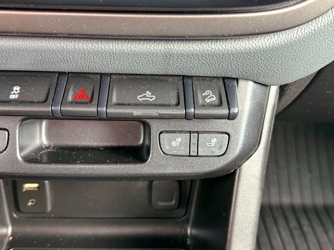 Used 2018 Chevrolet Colorado Z71 w/ Centennial Edition AWD/4WD image 36