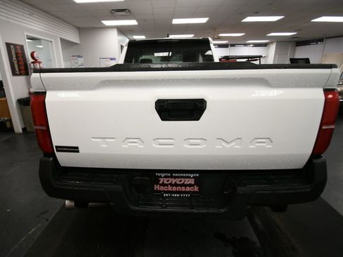 Used 2025 Toyota Tacoma SR image 6
