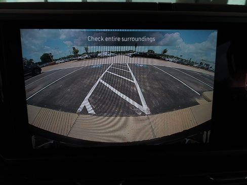 Used 2025 Jeep Wrangler Unlimited Sahara AWD/4WD image 27