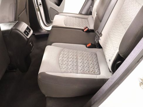 Used 2023 Chevrolet Equinox LT w/ Driver Convenience Package image 12