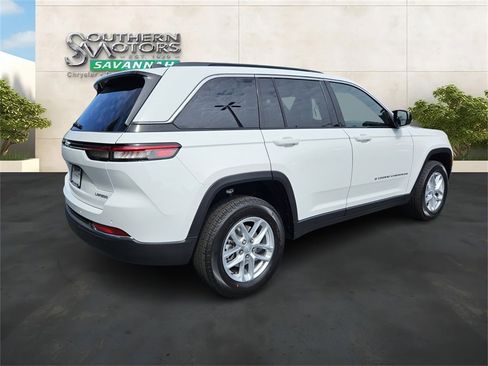 New 2024 Jeep Grand Cherokee Laredo X w/ Luxury Tech Group I image 5